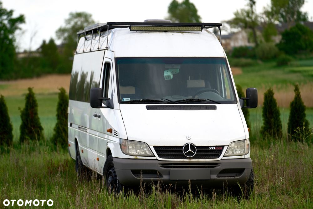 Mercedes-Benz Sprinter - 4