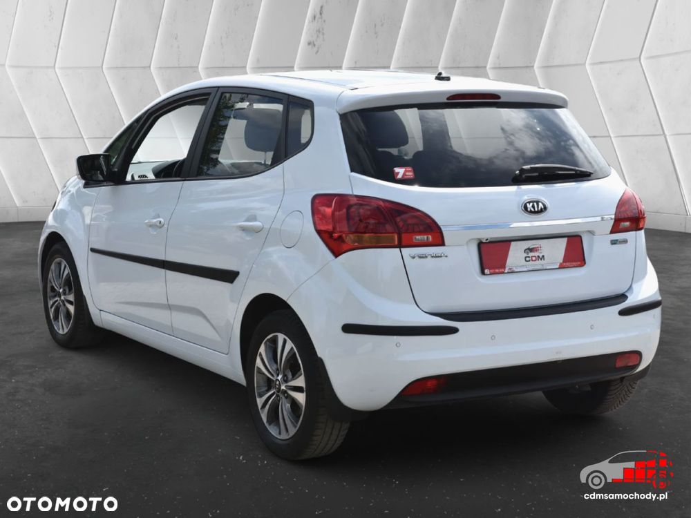 Kia Venga - 8