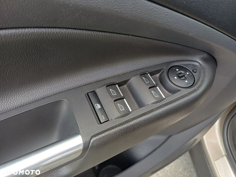 Ford Kuga 2.0 TDCi FWD Titanium - 12