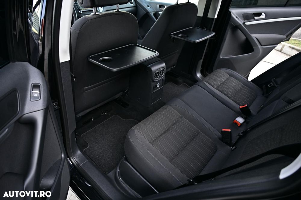 Volkswagen Tiguan 2.0 TDI DPF 4Motion BlueMotion Technology DSG Lounge Sport & Style - 16