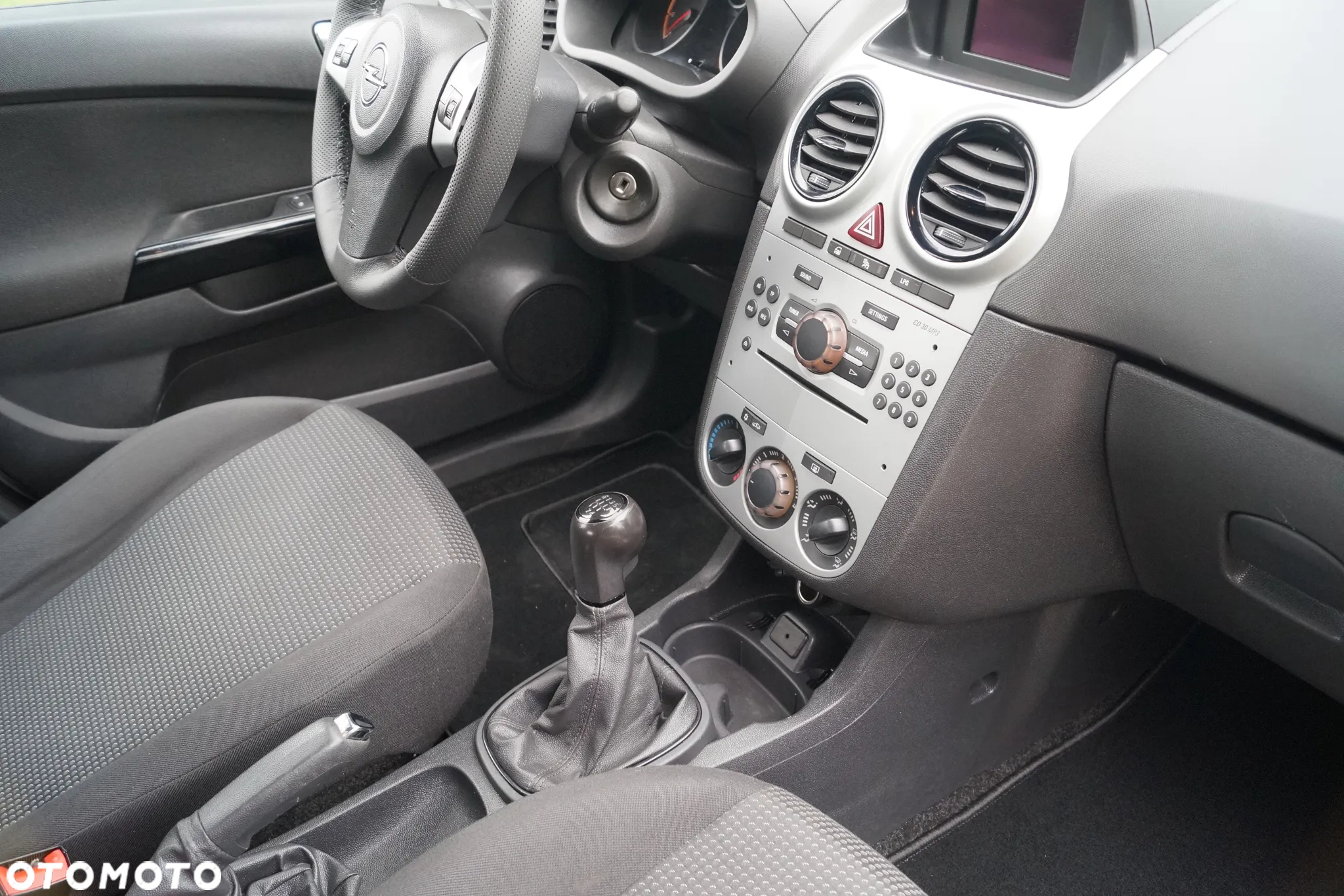 Opel Corsa 1.2 16V Color Edition - 13