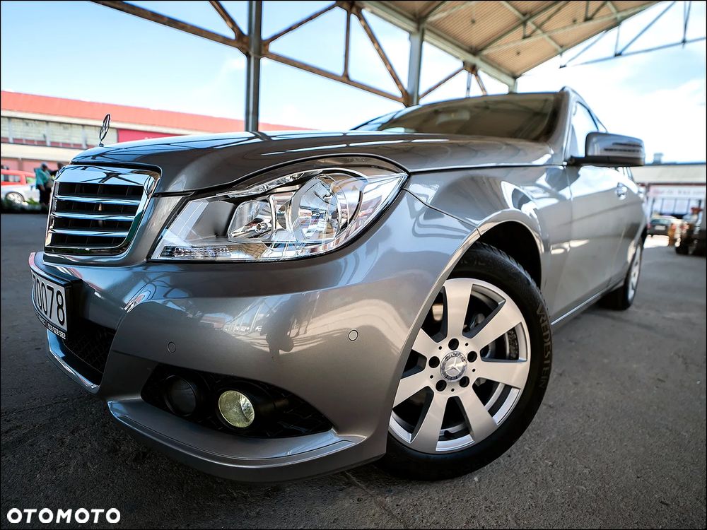 Mercedes-Benz Klasa C 180 (BlueEFFICIENCY) Elegance - 3
