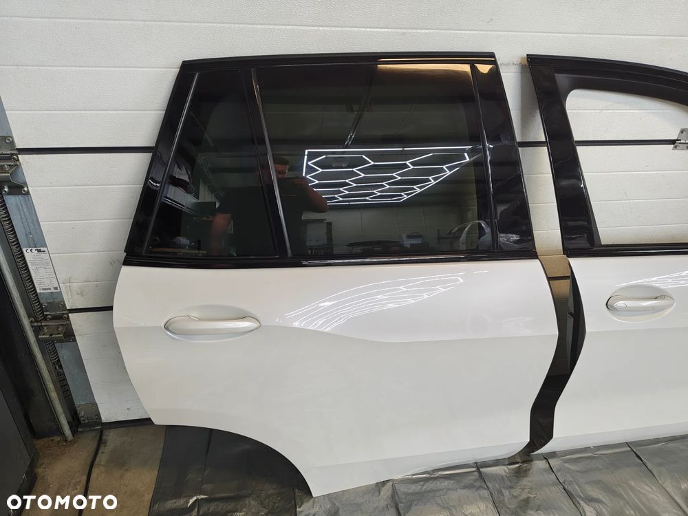BMW G05 X5  X5M A96 MINERALWEISS  drzwi prawy tył - 1