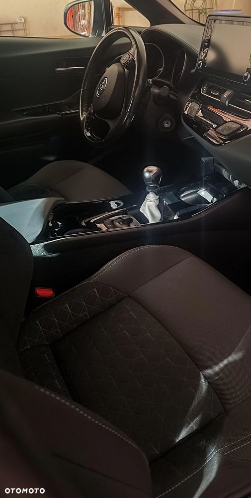 Toyota C-HR 1.2 T Style - 12