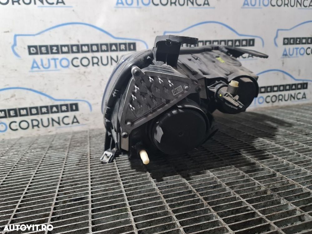 Far Stanga Dacia Duster II 2018 - 2021 SUV 4 Usi (1318) Fara xenon - 4