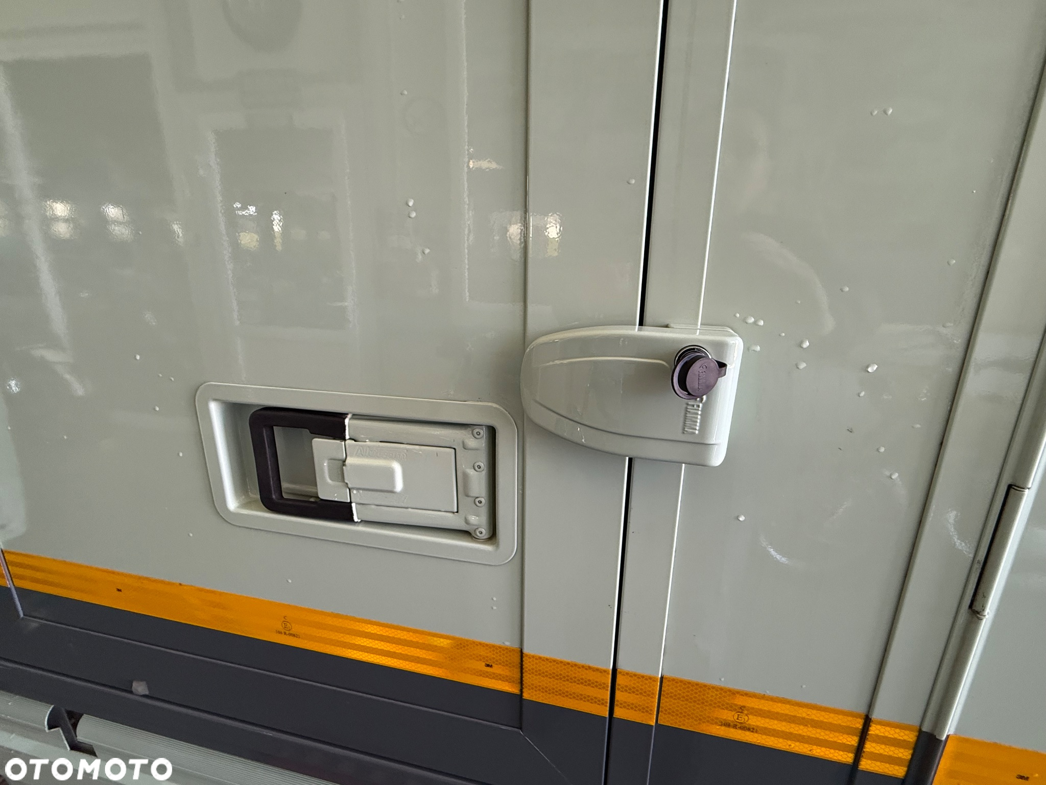 Mercedes-Benz Sprinter - 20