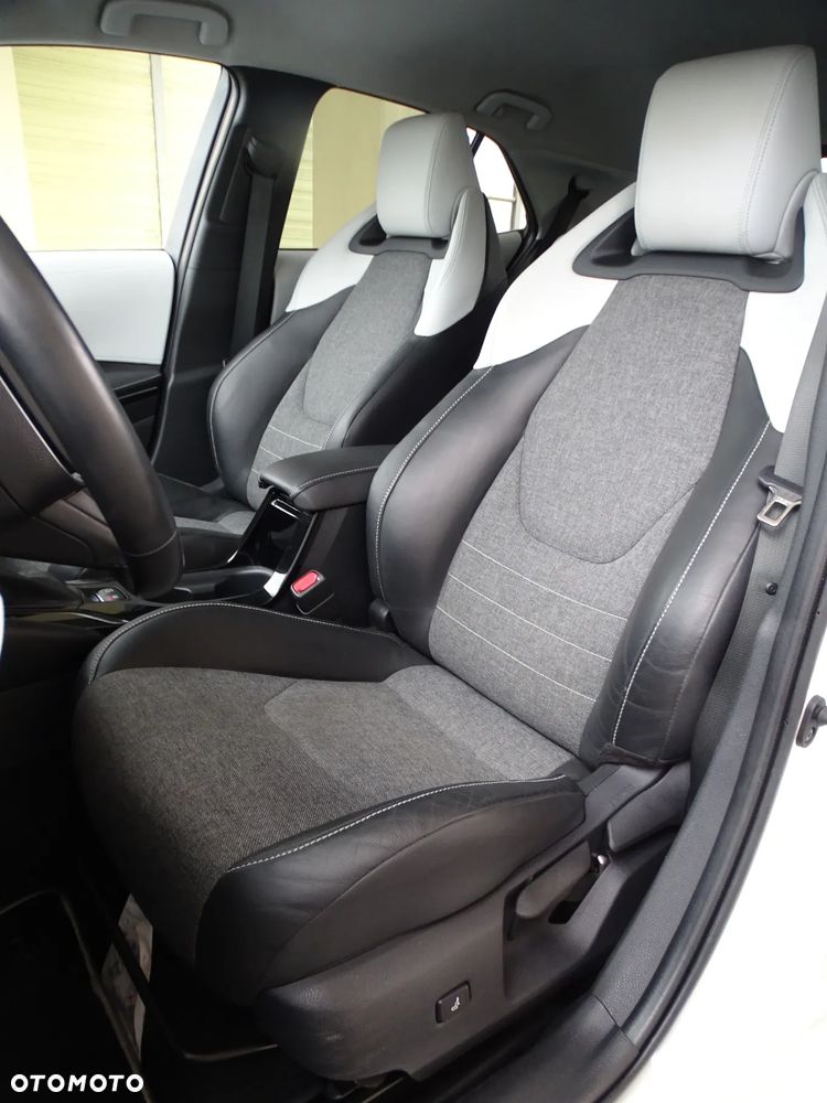 Toyota Corolla 1.8 Hybrid Executive - 18