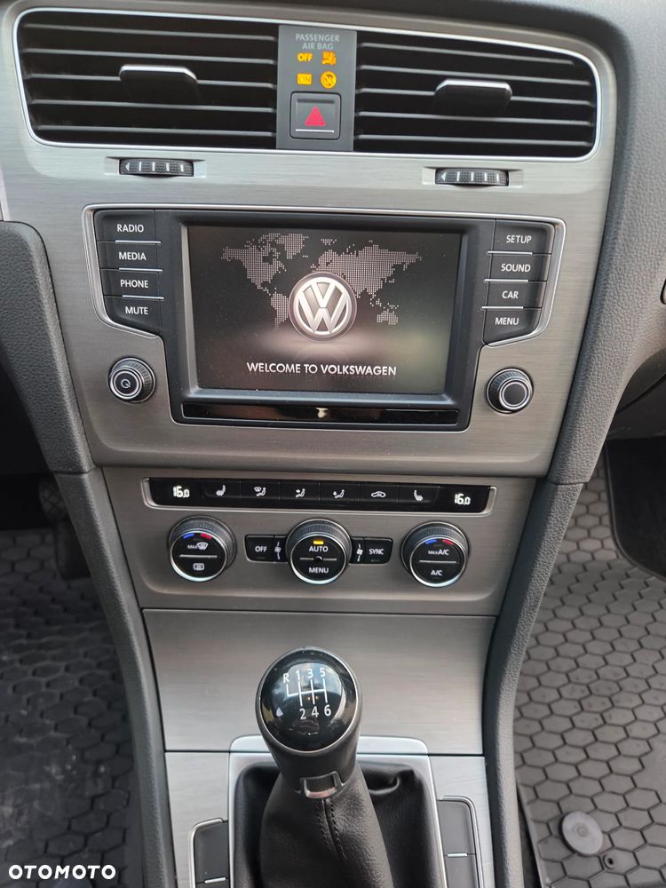 Volkswagen Golf 1.4 TSI BMT Comfortline - 14