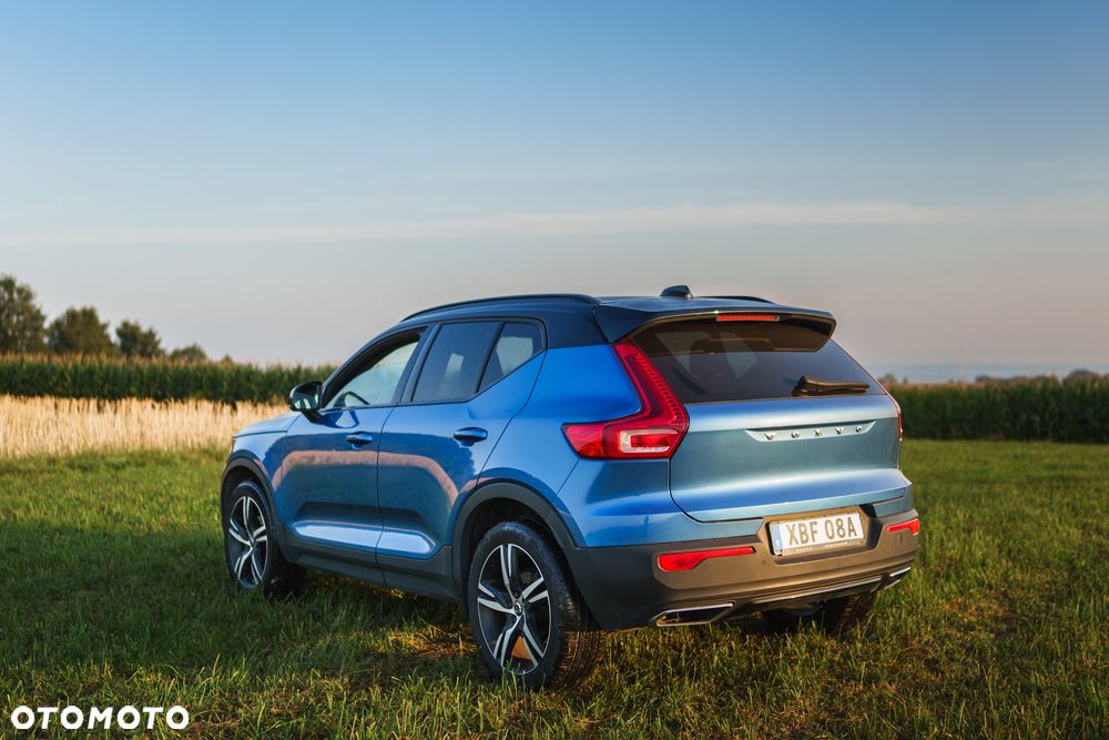 Volvo XC 40 D3 AWD Geartronic R-Design - 4