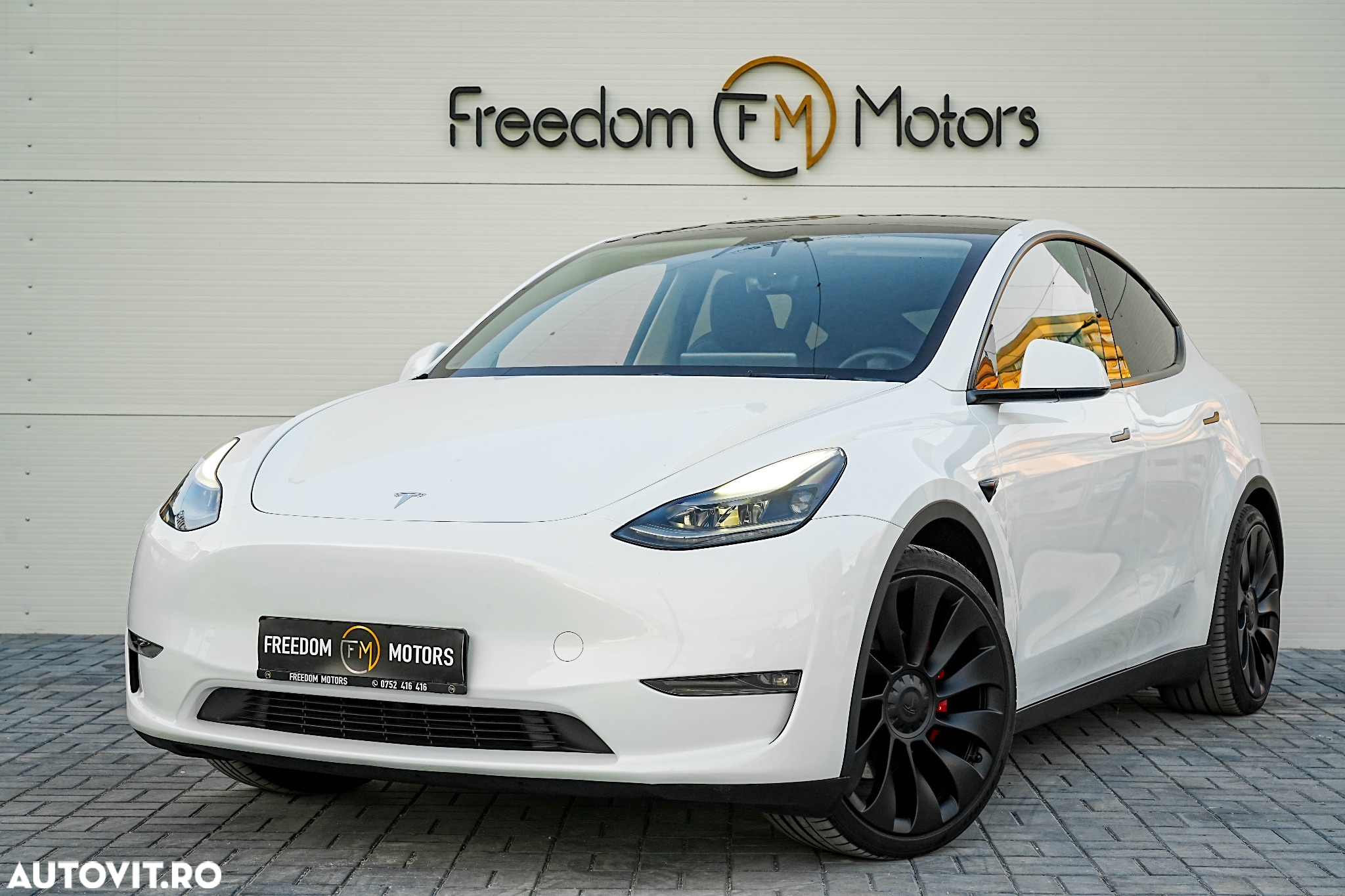 Tesla Model Y Performance Dual Motor AWD - 2
