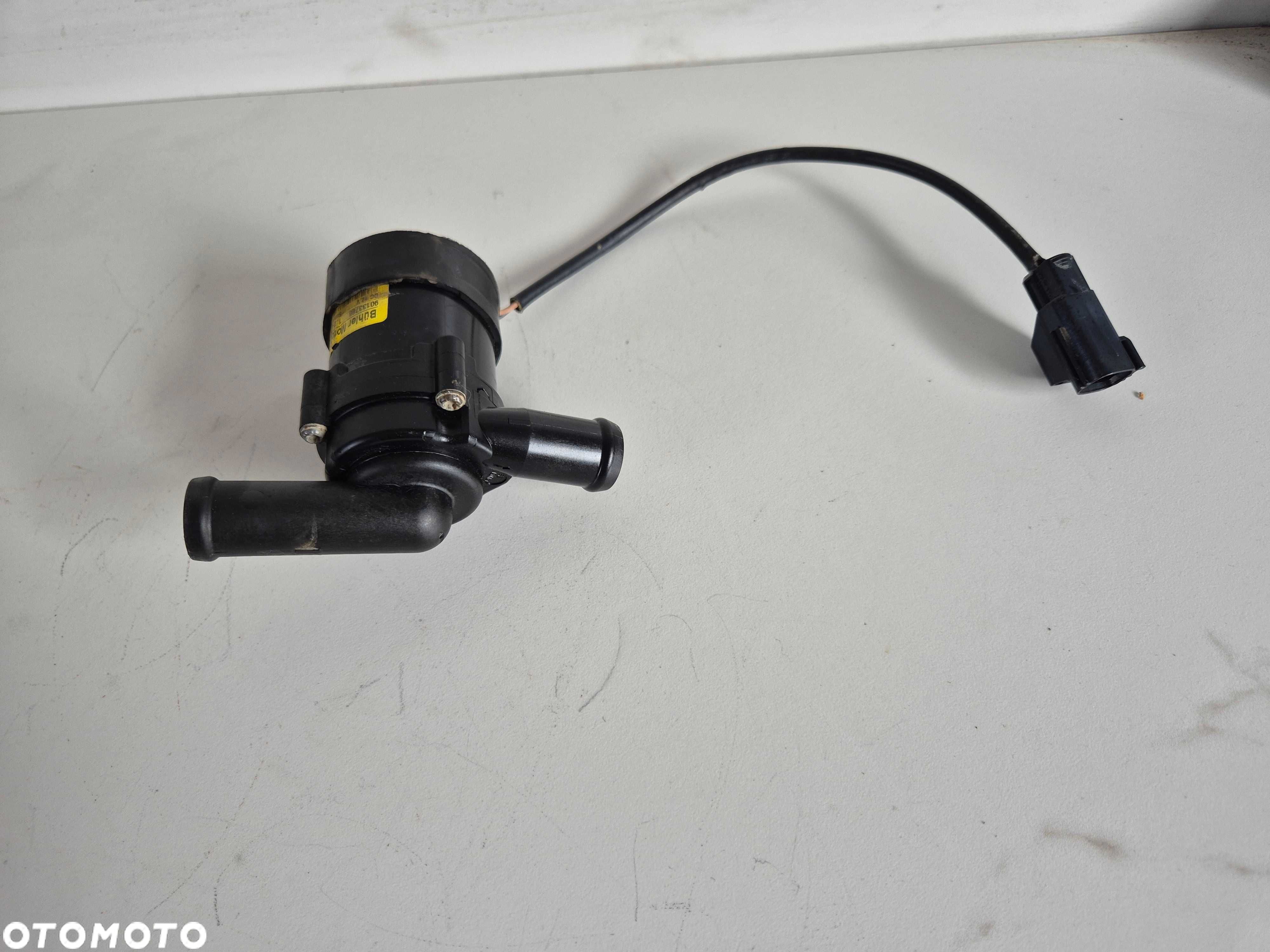 volvo V70 II S60 2.4 D5 elektryczna pompa pompka wody płynu chłodzenia - 1
