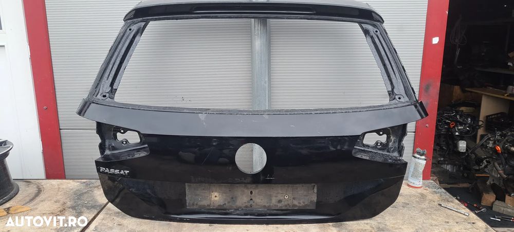 Haion Volkswagen Passat B8 cu defect - 1