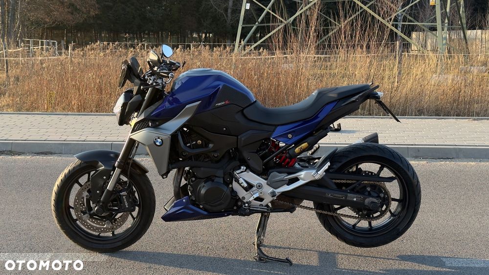BMW F - 17