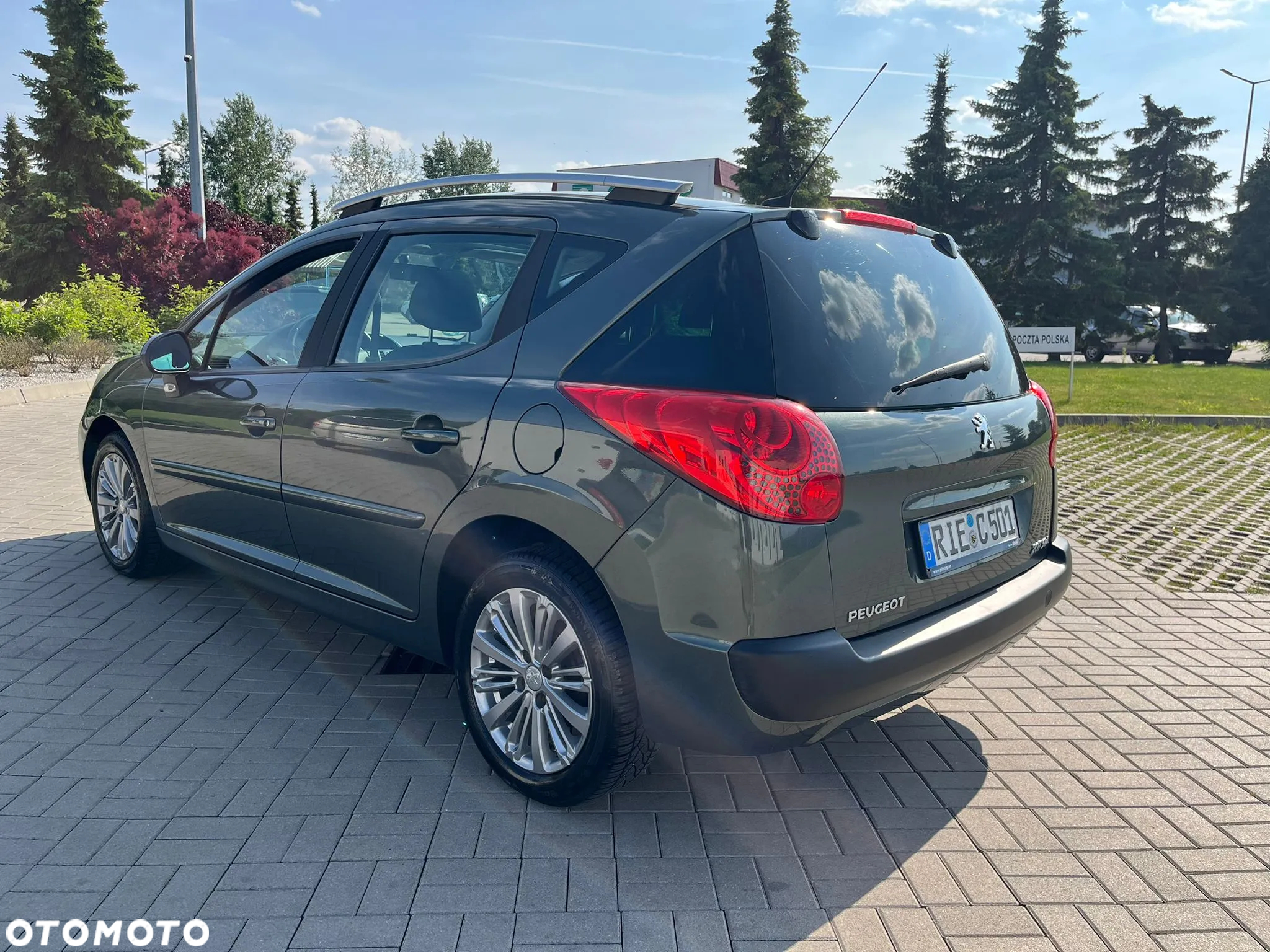 Peugeot 207 1.4 16V Trendy - 3
