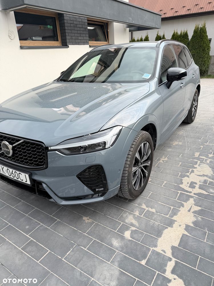 Volvo XC 60 B5 B AWD Plus Dark - 3