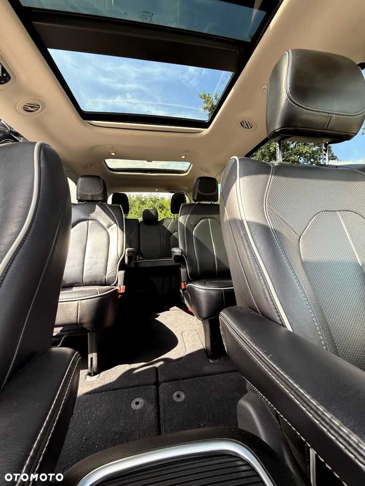 Chrysler Pacifica - 20
