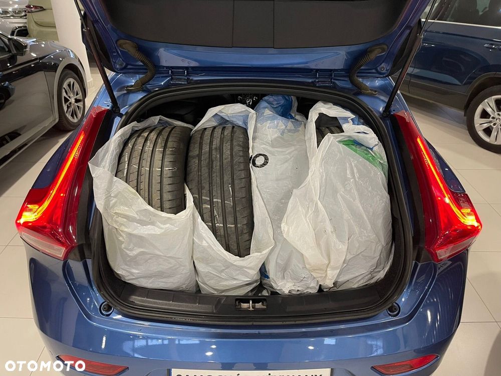 Volvo V40 T4 Drive-E R-Design Momentum - 26