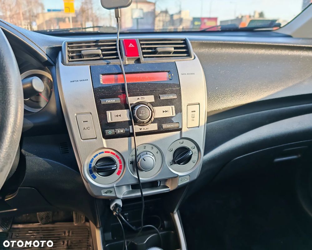 Honda City 1.4 Comfort - 12