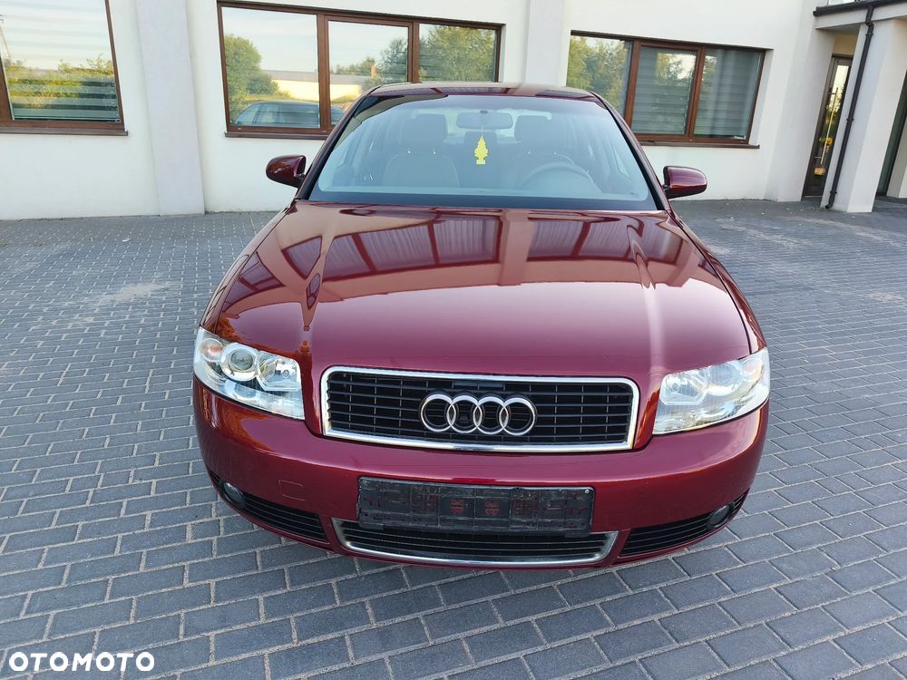 Audi A4 Limousine - 1