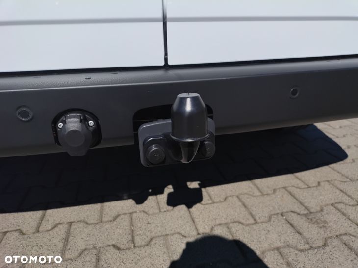 Ford TRANSIT CUSTOM VAN - 11