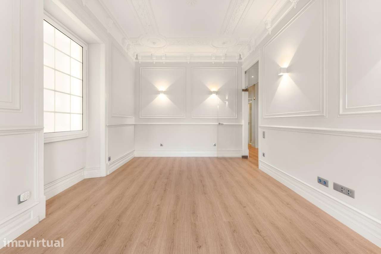 Apartamento T4 com varanda, Avenidas Novas, Lisboa - Grande imagem: 2/29