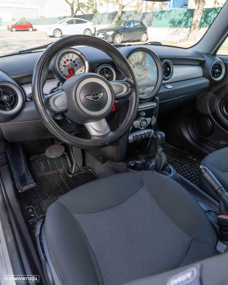 MINI 3 Portas One Aut. Brick Lane - 12