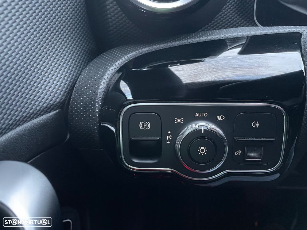 Mercedes-Benz CLA 180 d 7G-DCT Progressive - 19