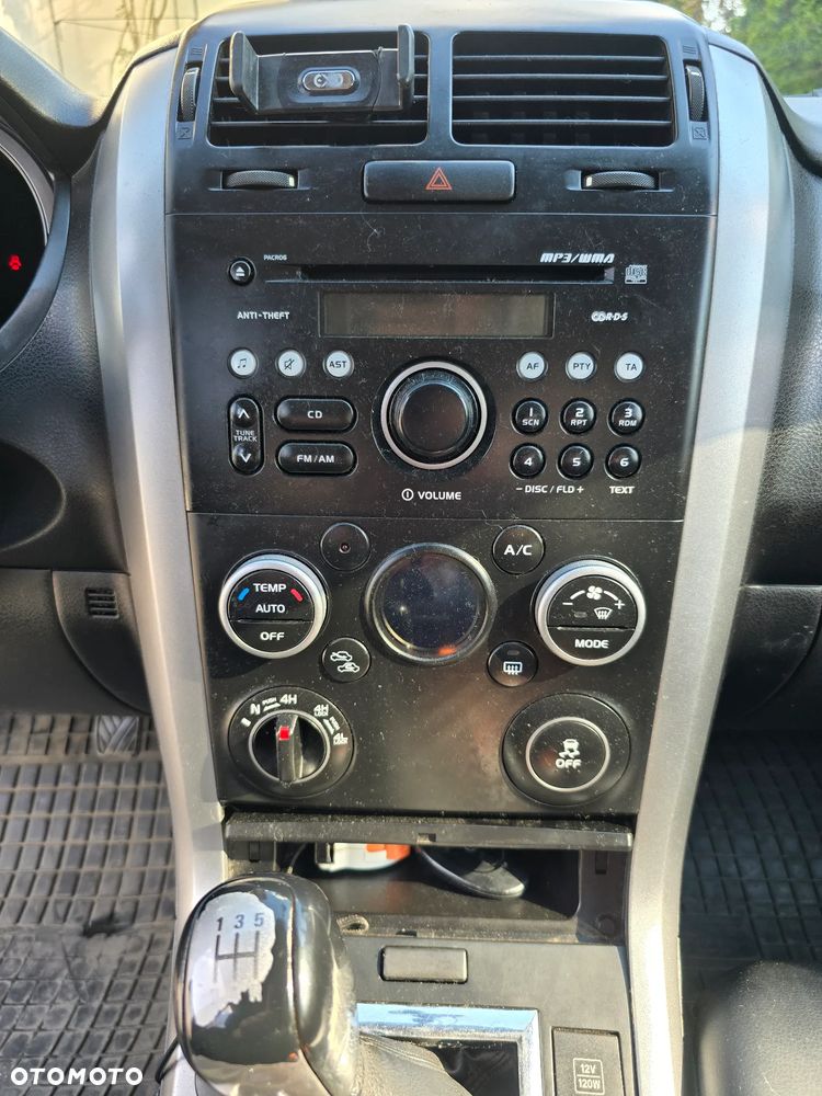 Suzuki Grand Vitara 2.4 Premium - 10