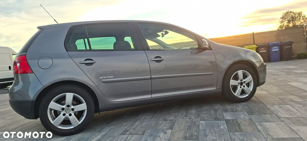 Volkswagen Golf 1.6 United - 13