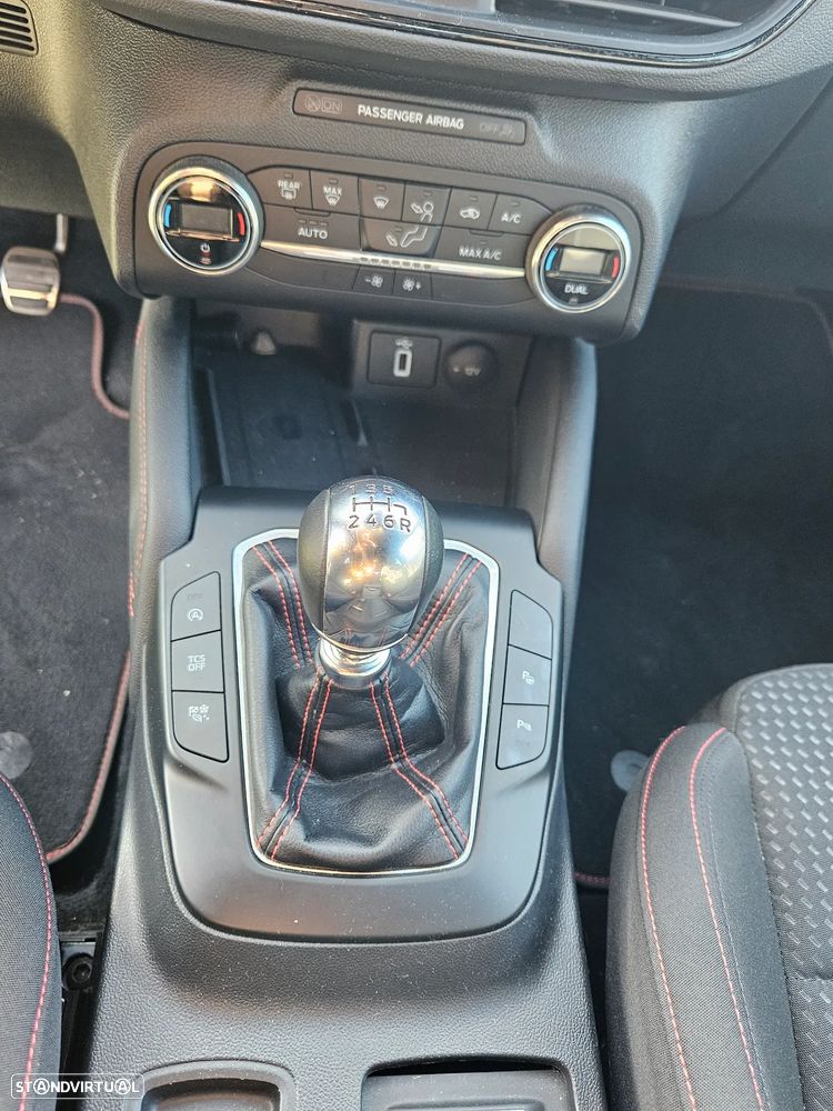 Ford Focus 1.0 EcoBoost ST-Line - 15