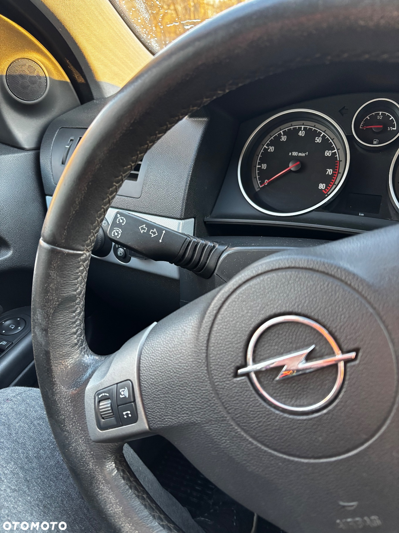 Opel Astra GTC 1.6 - 15