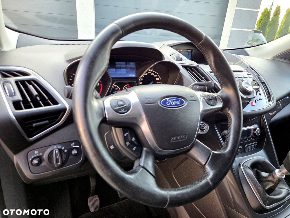 Ford Kuga - 24