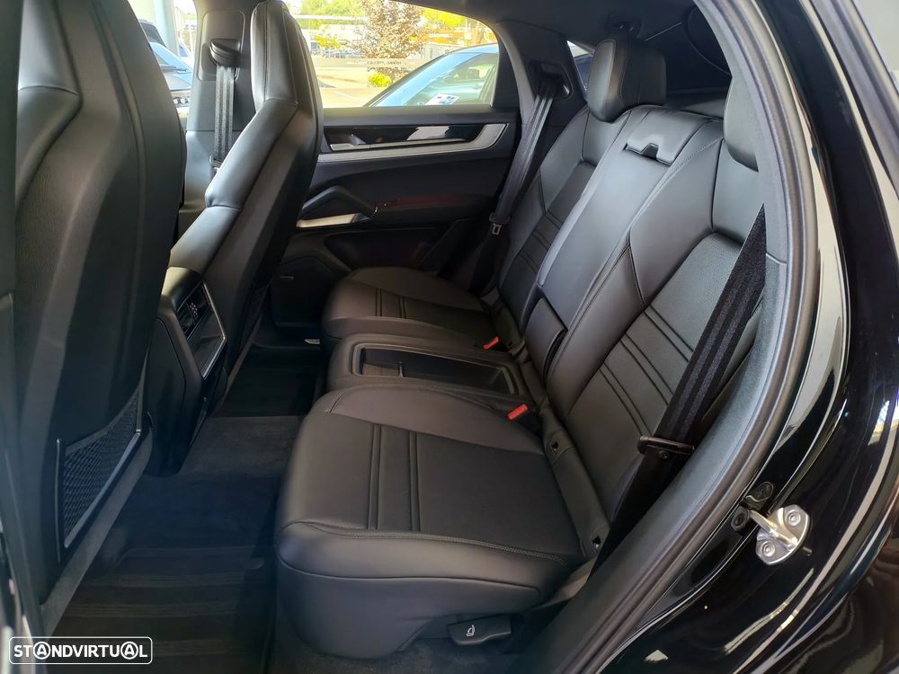 Porsche Cayenne Coupé E-Hybrid - 9