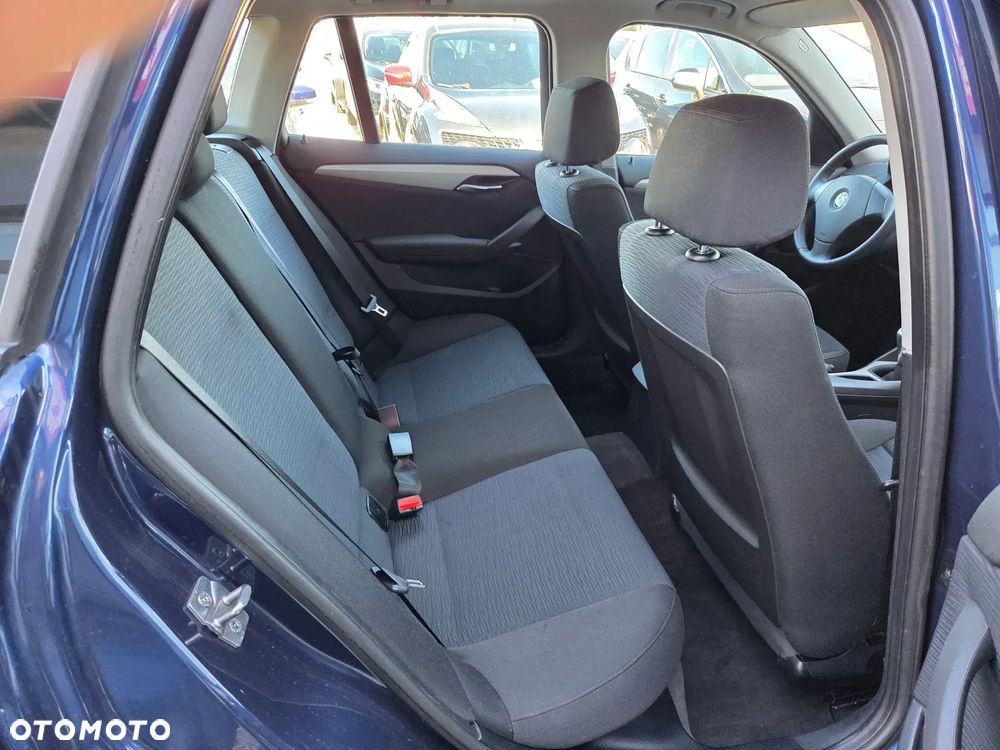 BMW X1 xDrive18d xLine - 12