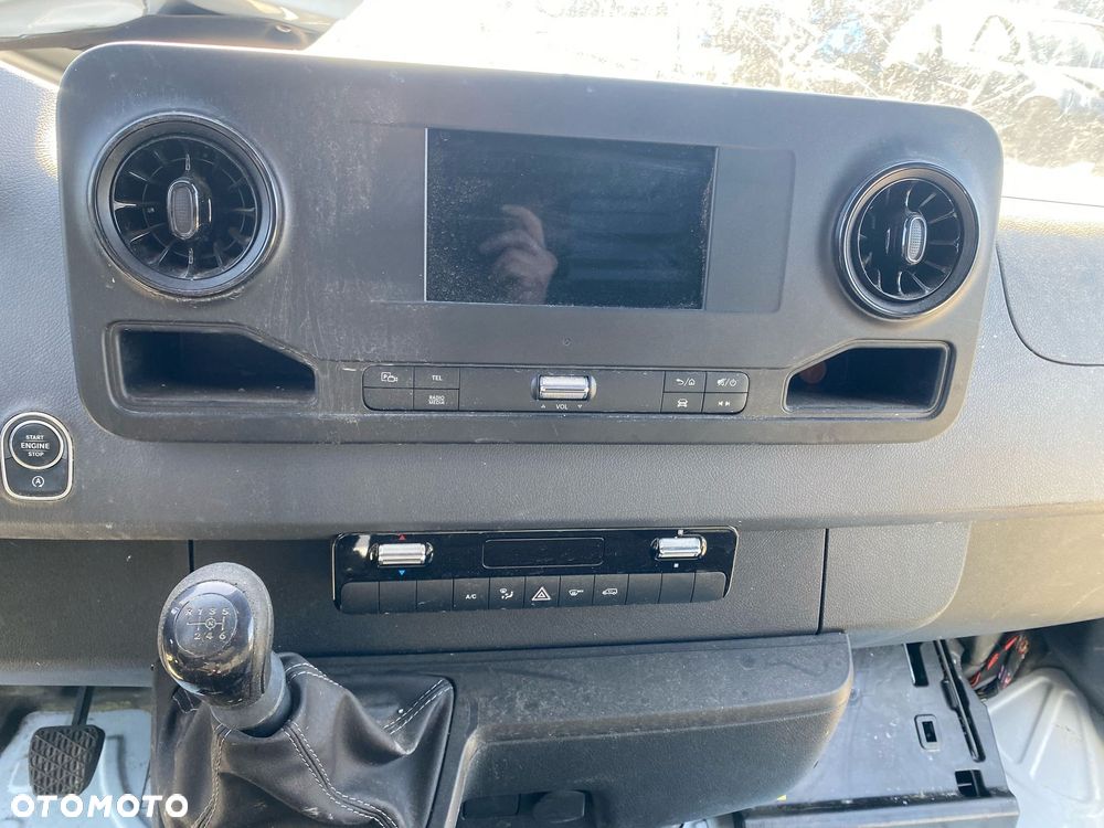 Mercedes-Benz Sprinter - 10