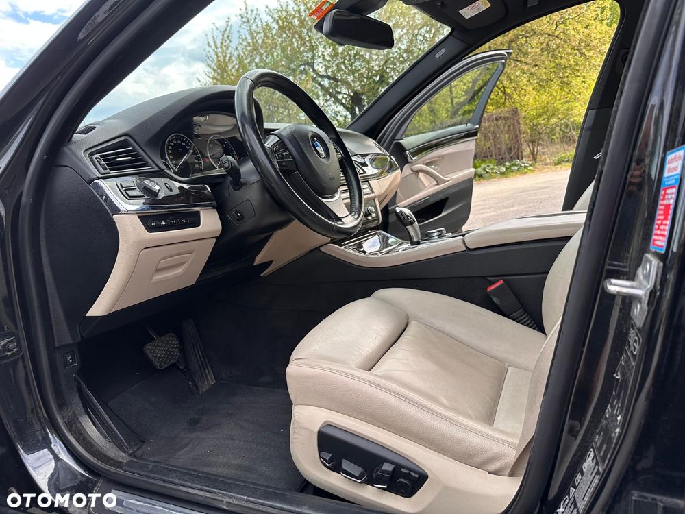 BMW Seria 5 525d Luxury Line - 11
