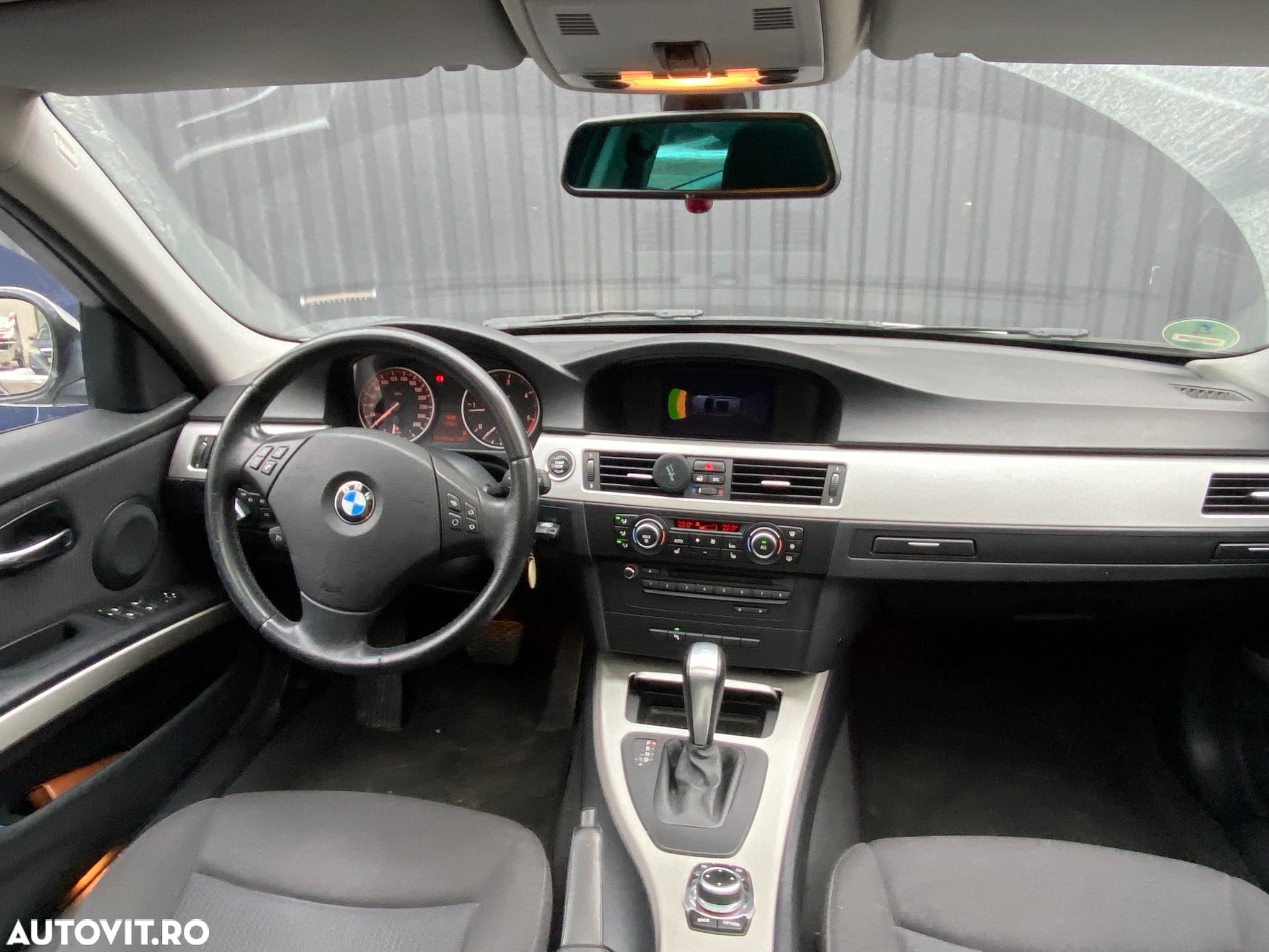 BMW Seria 3 320d DPF Touring Aut. - 9