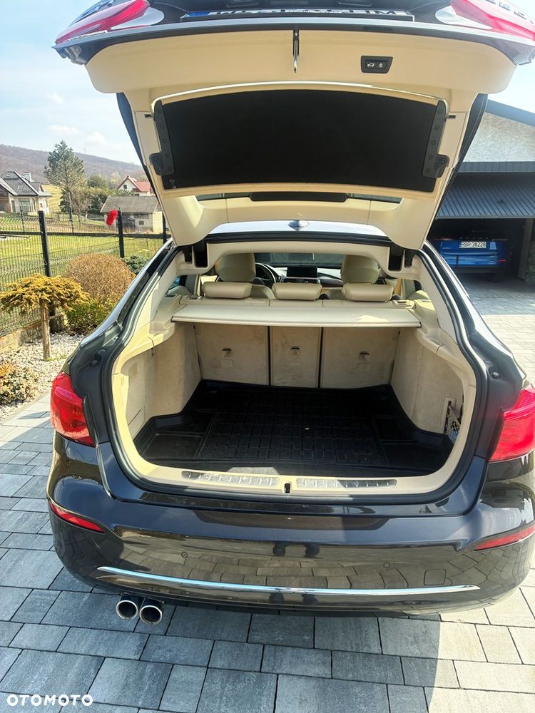 BMW 3GT 330i GPF Luxury Line - 24