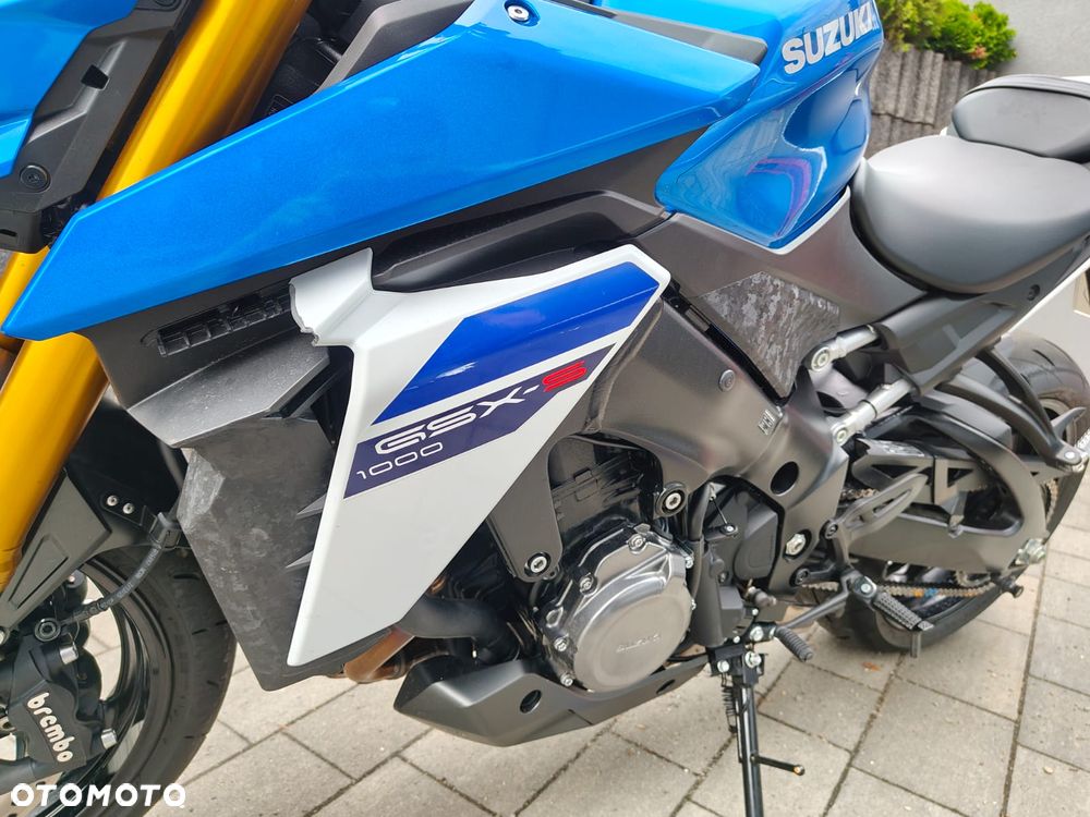 Suzuki GSX 1000 - 22