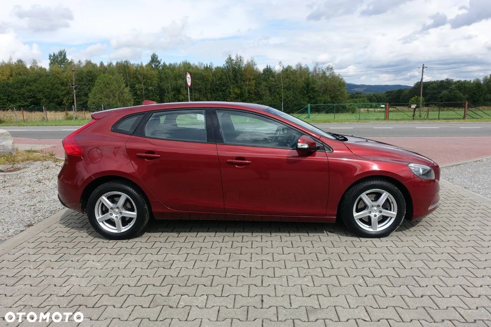 Volvo V40 D2 Momentum - 4