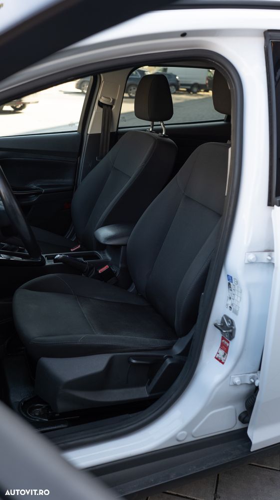 Ford Focus ver-1-5-ecoblue-active-business - 14