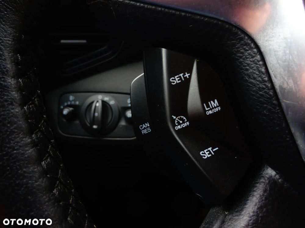 Ford Kuga - 12