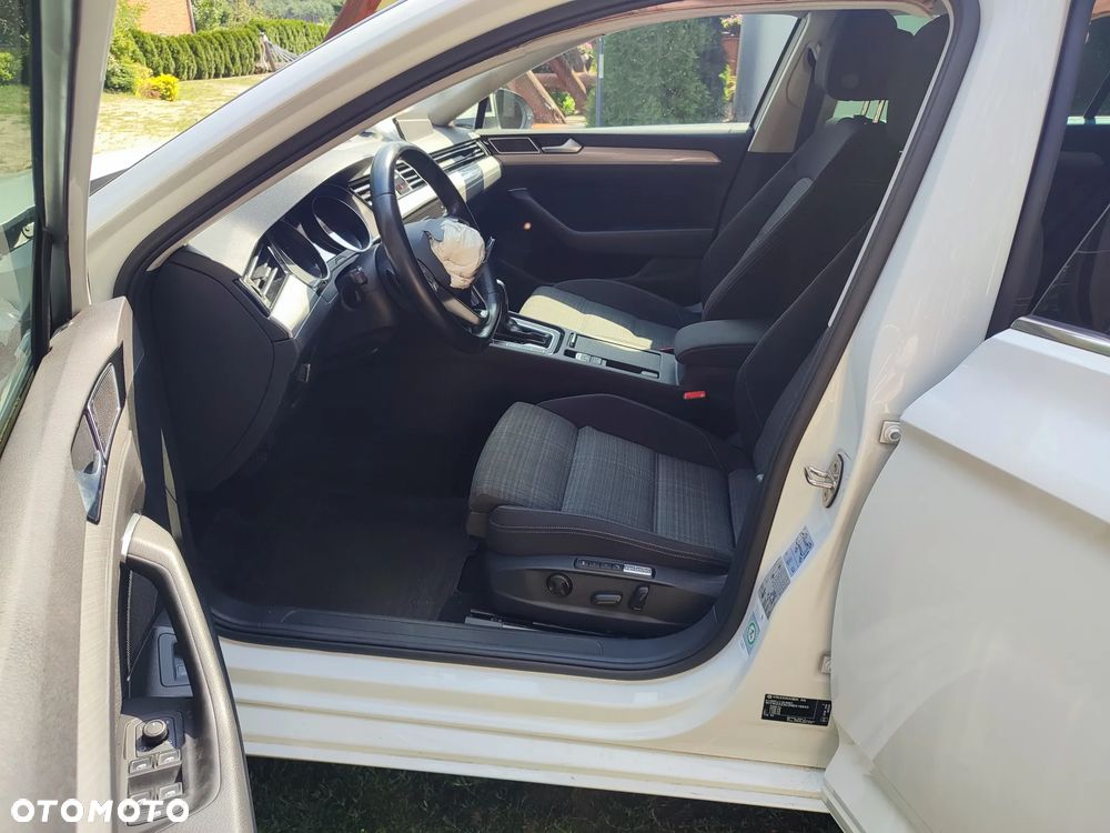 Volkswagen Passat Variant 2.0 TDI SCR DSG Business - 10