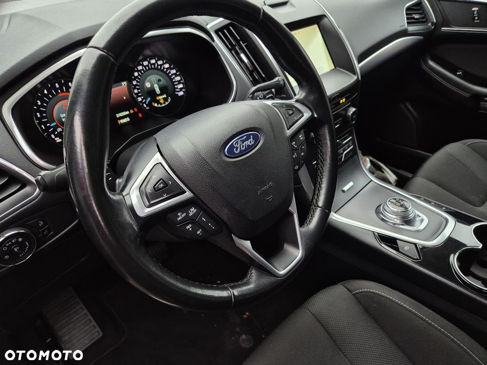 Ford S-Max 2.0 EcoBlue Titanium - 24