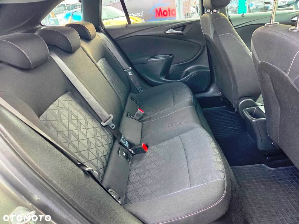 Opel Astra 1.4 Turbo 120 Jahre - 31