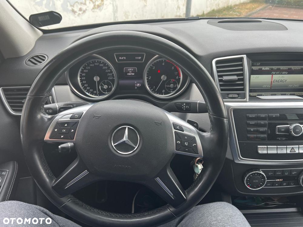Mercedes-Benz ML - 10