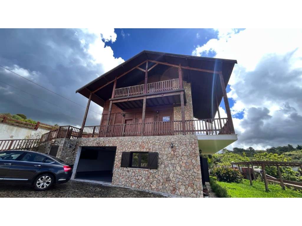 Moradia T4 na Ericeira com Garagem para 3 Carros e Jardim - Grande imagem: 2/34