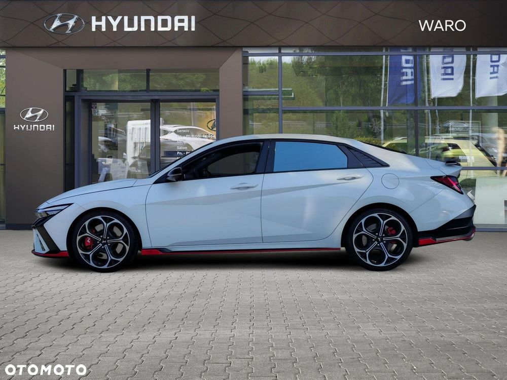 Hyundai Elantra - 3