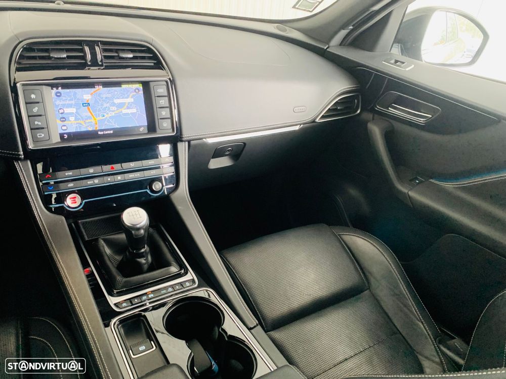 Jaguar F-Pace 2.0 i4D R-Sport AWD - 37
