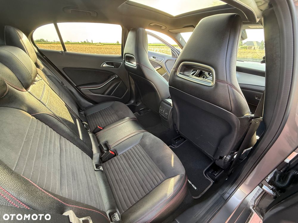 Mercedes-Benz GLA 200 7G-DCT AMG Line - 35